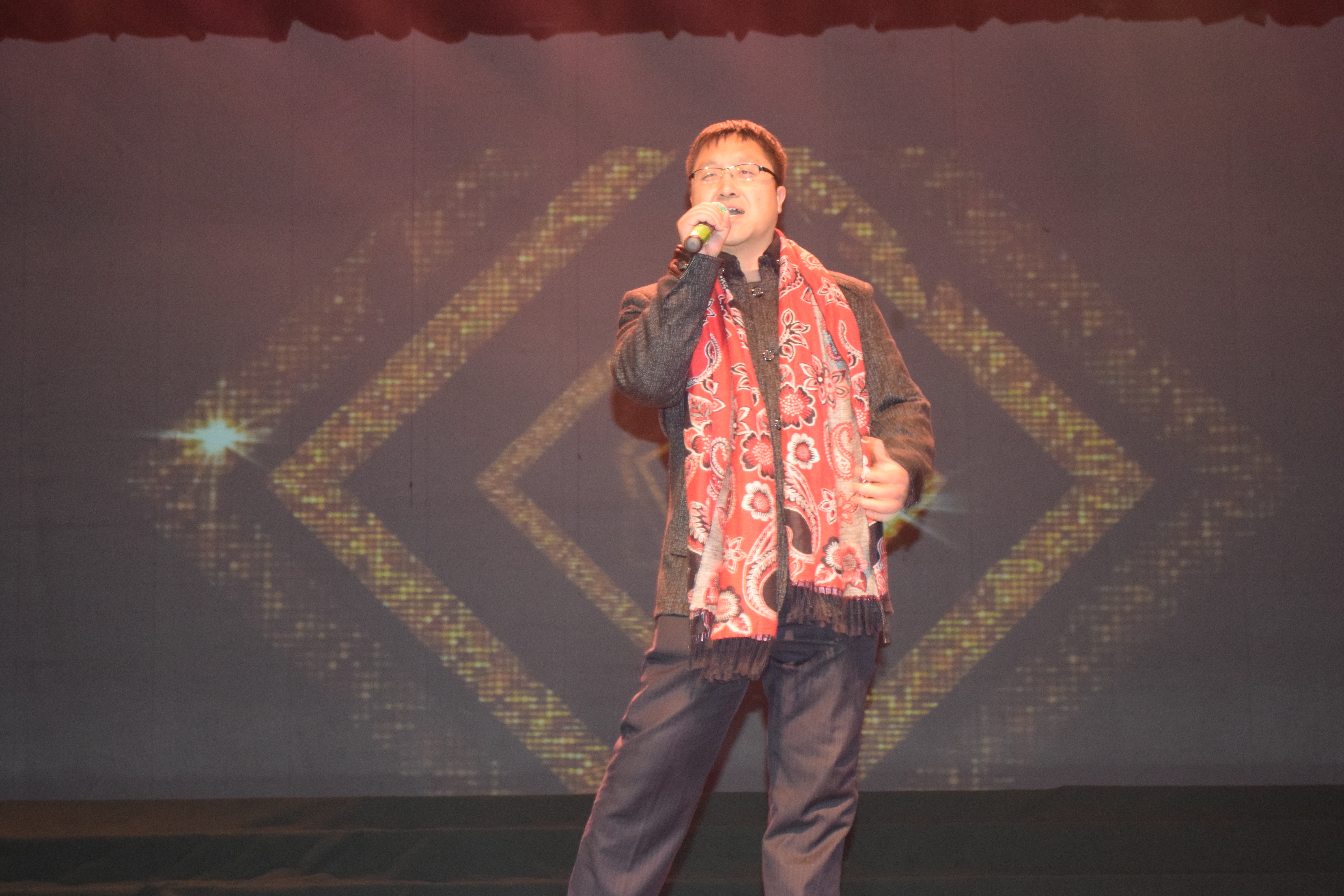 迎新，迎梦，赢未来——记法学院2014年迎新晚会