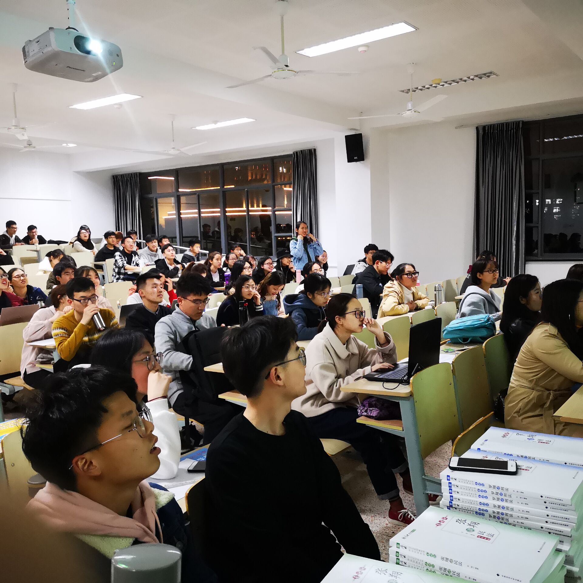 法学院顺利举行2019年法考经验交流会-江南大学法学院