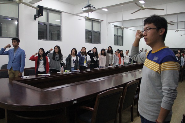 法学院分党校发展对象培训班举行“道德讲堂”活动