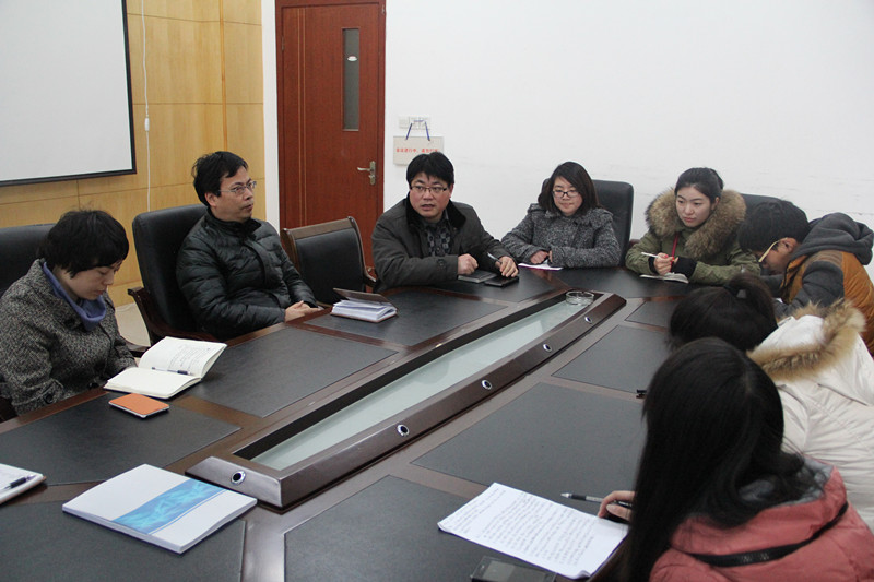 党政干部情系学生 师生共谱建设乐章——法学院成功举行2014年“我和院长面对面”系列座谈