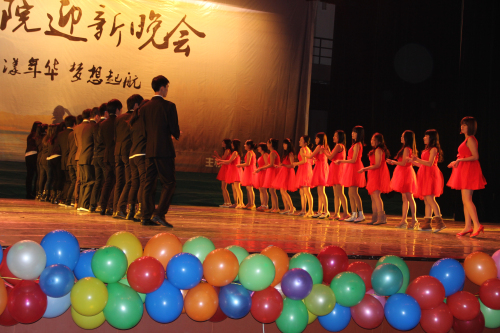 Fa现爱，我爱法学院 ——记法学院2013年迎新晚会