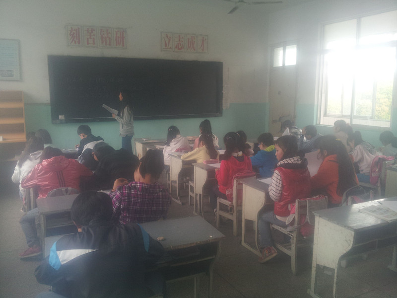 传递知识 奉献爱心——法学院青年志愿者协会再赴滨城小学支教