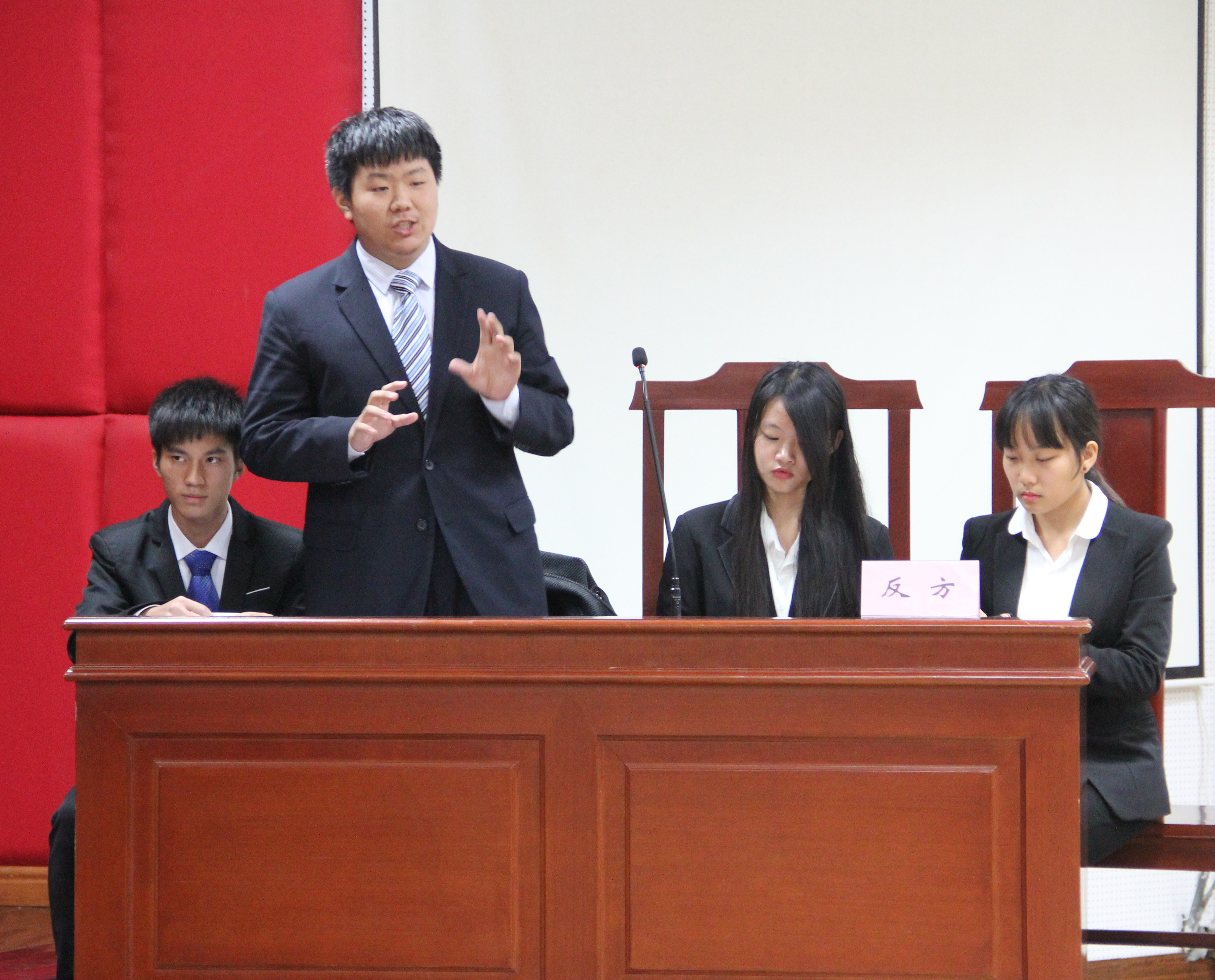 法辩青春促学风——法学院第七届新生辩论赛圆满落幕